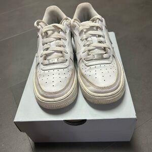 Women’s Nike air forces size 4.5